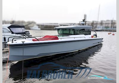 AXOPAR 37 XC Cross Cabin Motorboot 2020, mit Mercury V8 4 tempi Verado motor, Finland