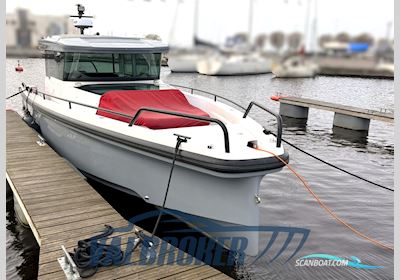AXOPAR 37 XC Cross Cabin Motorboot 2020, mit Mercury V8 4 tempi Verado motor, Finland