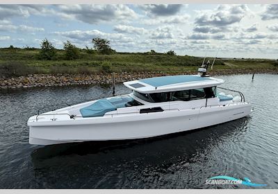 AXOPAR 45 XC Cross Cabin Brabus Motorboot 2025, Dänemark