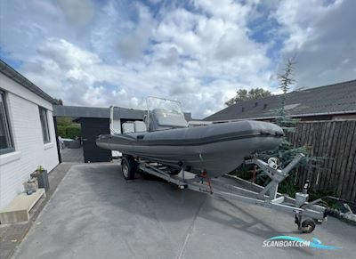 Adventure V-650 Inkl. Trailer Motorboot 2013, mit Mercury
 motor, Dänemark
