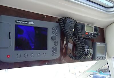 Aquador 28 C Motorboot 2007, mit Cummins - Mercruiser 4.2L 2 x 270 motor, England