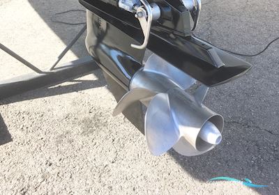 Aquador 28 HT Motorboot 2009, mit Mercruiser Cmd Qsd 4.2 motor, Finland