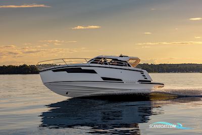 Aquador 300 HT Motorboot 2025, mit Mercury Diesel 3.0 V6 270 hk Med Bravo Iii Drev motor, Dänemark