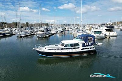 Aquastar 38 Motorboot 2001, mit Volvo Penta KAMD44 motor, England