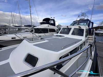 Aquastar 38 Motorboot 2001, mit Volvo Penta KAMD44 motor, England