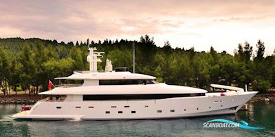 Avangard 42m Motorboot 2012, mit MTU 12V 2000 M70 motor, Griechenland