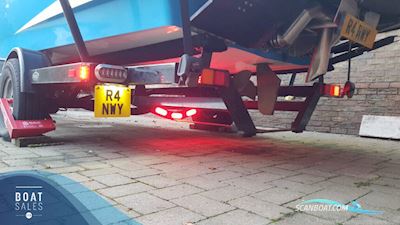 Axis A20 Motorboot 2013, mit - motor, England