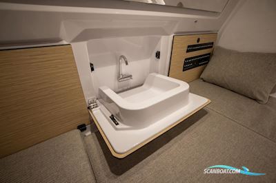Axopar 29 Sun Top - U Sofa Motorboot 2024, mit Mercury motor, Deutschland
