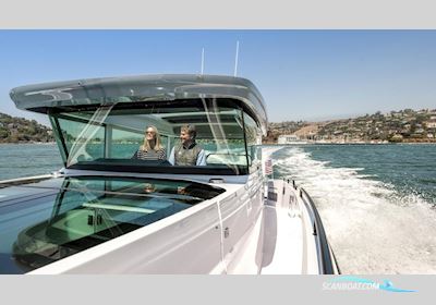 Axopar 37 Cross Cabin Motorboot 2025, mit Mercury motor, Finland