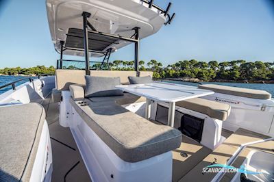 Axopar 37 Sun Top - Iconic Edition Motorboot 2025, mit Mercury Verado motor, Finland