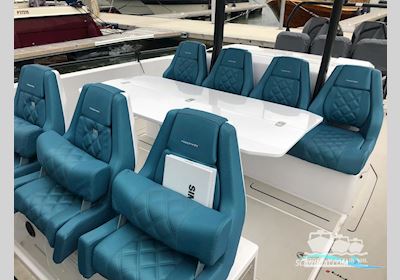 Axopar 37 Sun Top, Brabus Line Motorboot 2020, mit Mercury motor, Finland