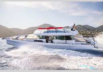 Axopar 45 Cross Cabin - Reserviert Motorboot 2025, mit Mercury motor, Finland