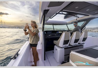 Axopar Yachts Axopar 45 Cross Top Motorboot 2025, mit 3 x 300 Mercury Verado motor, Dänemark