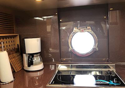 Azimut 43 Fly Motorboot 2009, mit Cummins Qsb5,9 motor, Dänemark