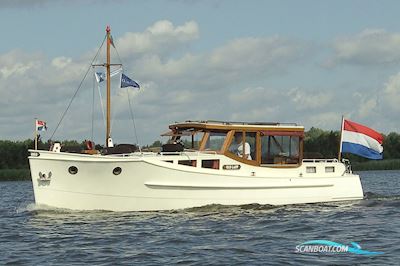 Bakdekker  Met kofferdek en achterkajuit Motorboot 1935, mit Perkins motor, Niederlande