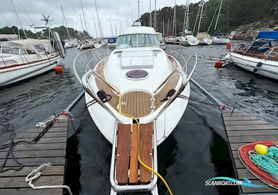 Bavaria 32 HT Motorboot 2006, mit 2 x Volvo Penta 4,3 Gxi motor, Sweden