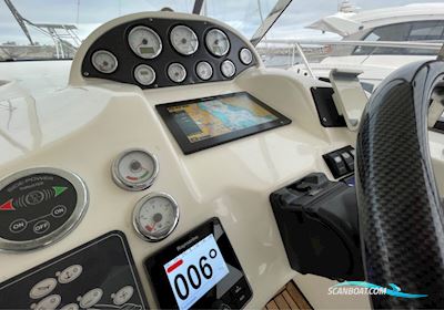 Bavaria 37 HT Motorboot 2008, mit 2 x Volvo Penta D4-300 motor, Dänemark