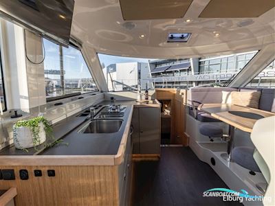 Bavaria E40 - Sedan Motorboot 2018, Niederlande