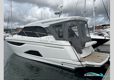 Bavaria R40 Coupe Motorboot 2022, mit Volvo Penta motor, England