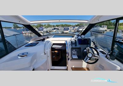 Bavaria S33 HT Motorboot 2021, mit Volvo motor, England