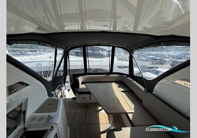 Bavaria S33HT Motorboot 2017, mit Volvo Penta motor, England
