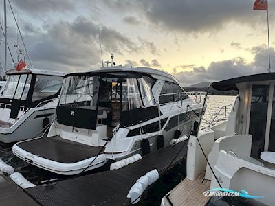 Bavaria S36 Coupe Motorboot 2016, mit Volvo Penta motor, England