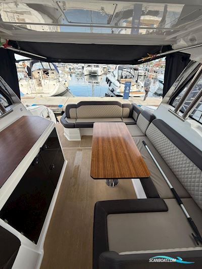 Bavaria SR 38 HT - 2023 Motorboot 2023, mit Volvo Penta D4-300 Aquamatic motor, Slovenien