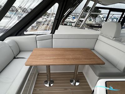 Bavaria SR33 HT Motorboot 2024, mit Volvo Penta motor, England