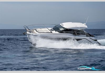 Bavaria SR33 Motorboot 2024, mit 2 x Mercury 6.2 MPI (350hp each) with Bravo III sterndrives motor, Frankreich