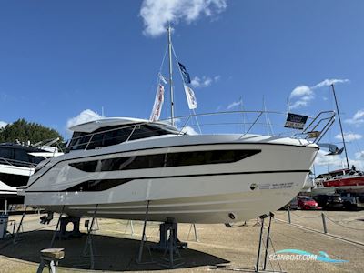 Bavaria SR36 HT Motorboot 2024, mit Volvo Penta motor, England