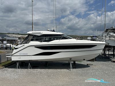 Bavaria SR38 HT Motorboot 2024, mit Volvo motor, England