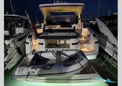 Bavaria SR41 Motorboot 2023, mit Mercruiser motor, England