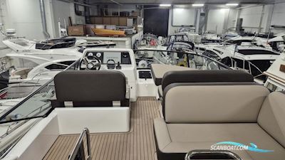 Bavaria Virtess 420 Fly Motorboot 2024, mit 2 x D6-380 Evc+Joystick Ca 60h motor, Sweden