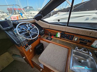 Bayliner 2556 Flybridge Motorboot 1990, mit Mercruiser 5Ltr V8 motor, England