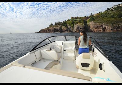 Bayliner VR5 Cuddy Med Mercruiser Sterndrive Motorboot 2024, Dänemark