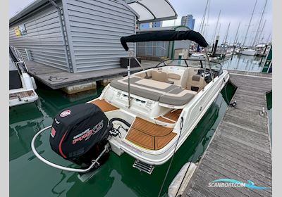 Bayliner VR5 OB Motorboot 2022, mit Mercury motor, England