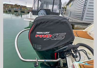 Bayliner VR5 OB Motorboot 2022, mit Mercury motor, England