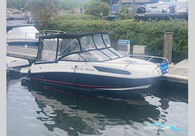 Bayliner VR5 Motorboot 2017, mit Mercruiser (4.5L) motor, England