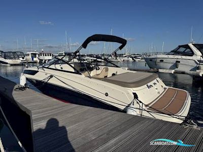 Bayliner VR5 Motorboot 2017, mit Mercruiser motor, England