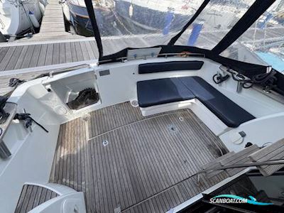 Beneteau Antares 30 Motorboot 2011, mit Volvo Penta D6-370 motor, England