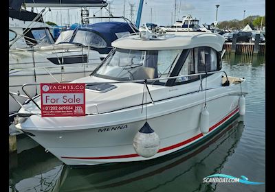 Beneteau Antares 6.80 Motorboot 2016, mit Suzuki motor, England