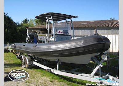 Brunswick Valiant DR 750 Motorboot 2011, mit Mercury motor, Frankreich