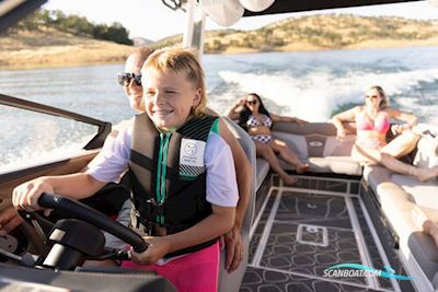 Centurion FE 25 Motorboot 2025, mit Pcm L96 V8 6Ltr motor, England