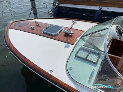 Comitti Venezia 28 Sport Motorboot 2015, mit Volvo Penta V8-350 Evc (BS02) Duoprop motor, Deutschland