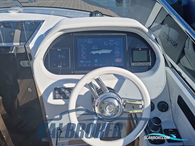 Comitti Wooden Boats Venezia 31 Classic Teak Motorboot 2023, mit Mercruiser 4.5  L V6 Bravo 3 Joystick motor, Italien