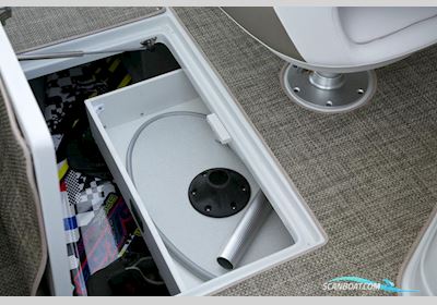 Crownline E27 Motorboot 2018, mit MerCruiser motor, Niederlande