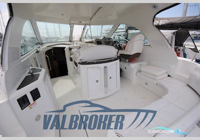 Cruisers Yachts 390 SC Motorboot 2008, mit Volvo Penta D6 370 IPS 500 motor, Italien