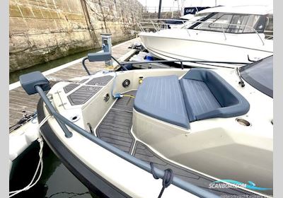 Dromeas D28 WA Motorboot 2021, mit Yamaha V6 4 Stroke motor, England