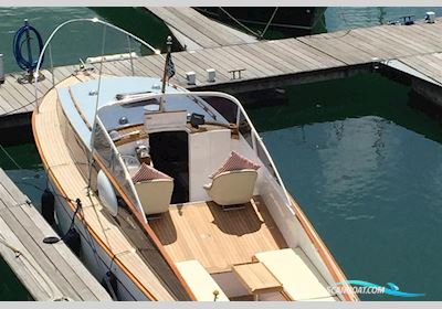 Fairey Huntsman 28 Motorboot 1964, mit 2 x Cummins 6BT 210hp turbo direct drive with 3 Blade Bronze propellers motor, England