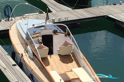 Fairey Huntsman 28 Motorboot 1964, mit 2 x Cummins 6BT 210hp Turbo Direct Drive With 3 Blade Bronze Propellers motor, England